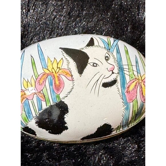 Hand-Painted Enamel Oval Trinket Dish With Cat & Flowers Design Lid - Picture 2 of 7